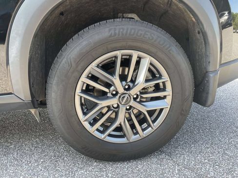 Used 2025 Nissan Rogue S FWD image 10