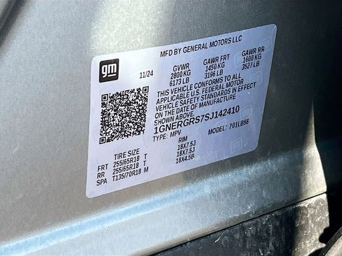 Used 2025 Chevrolet Traverse LT FWD image 14