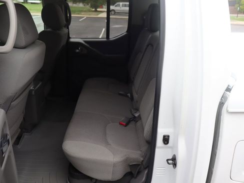 Used 2006 Nissan Frontier SE w/ (P01) Power Pkg AWD/4WD image 20