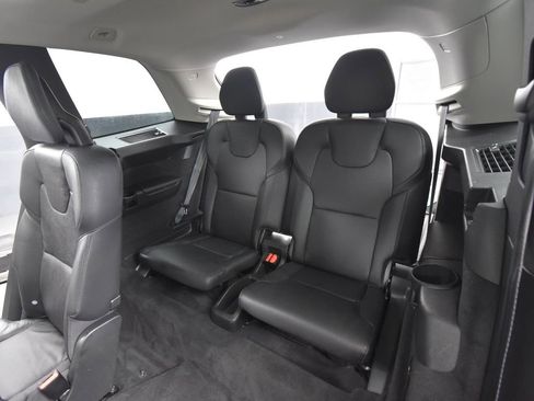 Used 2022 Volvo XC90 T8 Inscription Expression w/ Climate Package image 43