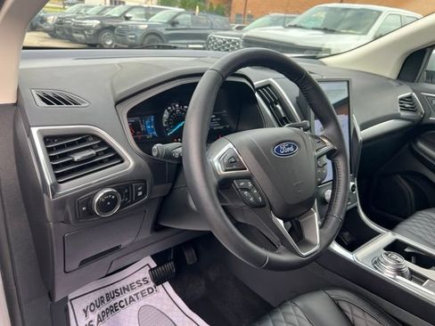Certified 2023 Ford Edge Titanium w/ Equipment Group 301A AWD/4WD image 7