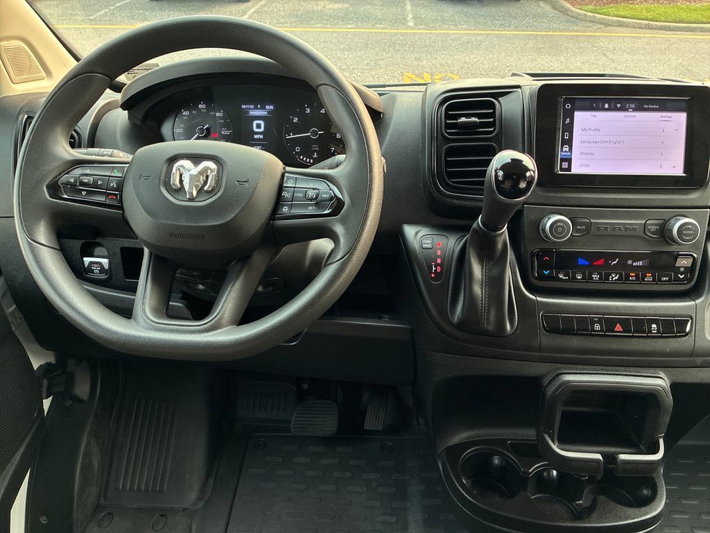 Used 2025 RAM ProMaster 2500 w/ Convenience Group FWD image 17