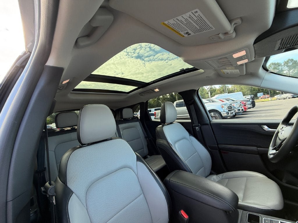 Used 2025 Ford Escape Platinum AWD/4WD image 27