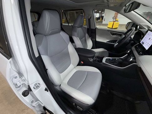 Used 2023 Toyota RAV4 Limited image 16