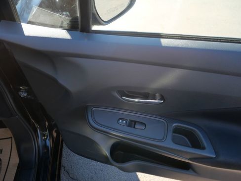 Used 2021 Nissan Versa SV image 18