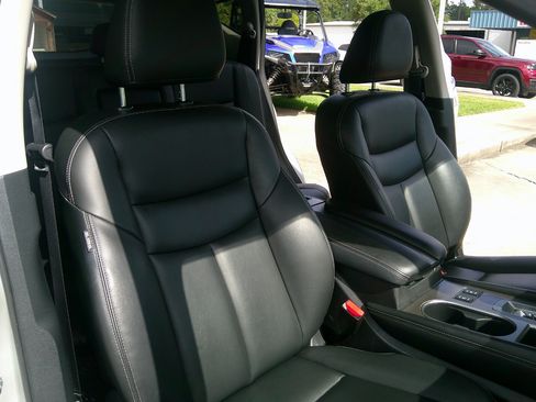 Used 2023 Nissan Murano SV image 17