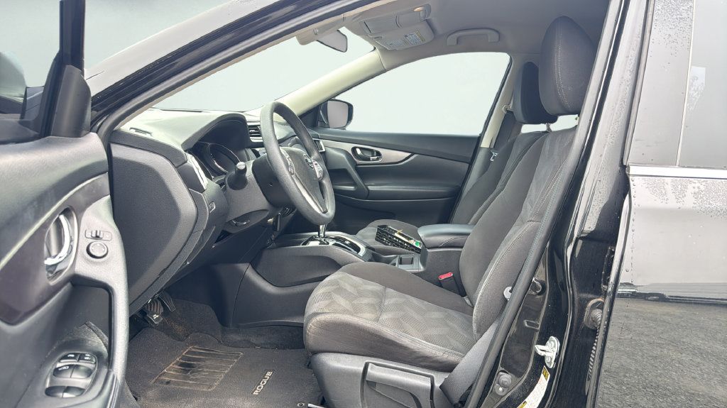 Used 2016 Nissan Rogue S AWD/4WD image 16