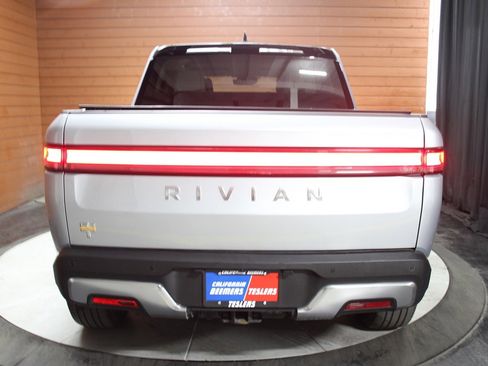 Used 2023 Rivian R1T Adventure image 8