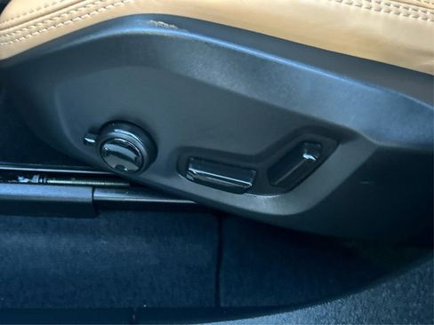 Used 2024 Volvo XC60 T8 Ultimate w/ Protection Package Premier image 36