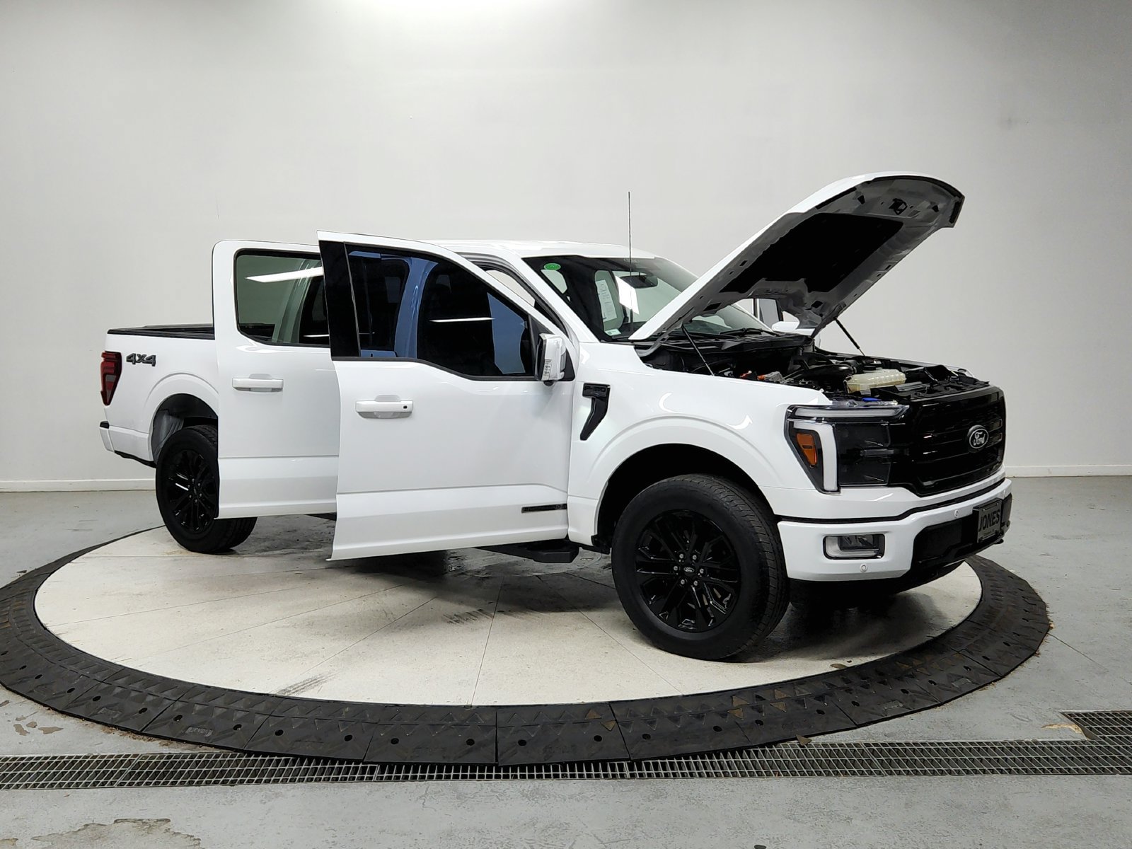 Used 2024 Ford F150 Lariat AWD/4WD image 10
