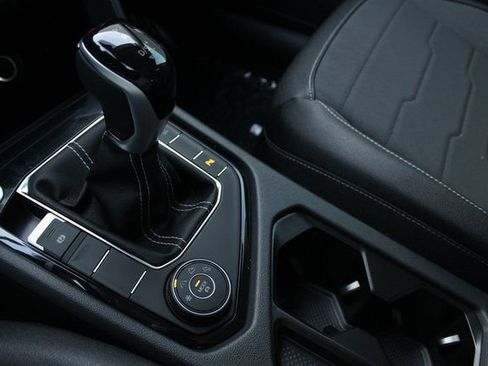 New 2026 Volkswagen Taos SE AWD/4WD image 7