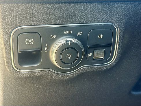 Used 2023 Mercedes-Benz EQB 300 300 w/ Exclusive Package image 11