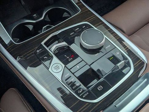 Used 2025 BMW X7 M60i image 14