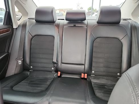 Used 2012 Volkswagen Passat 2.5 SEL Premium FWD image 33
