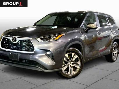 Used 2024 Toyota Highlander XLE