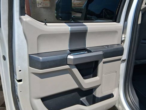 Used 2018 Ford F150 XLT w/ Equipment Group 302A Luxury AWD/4WD image 10
