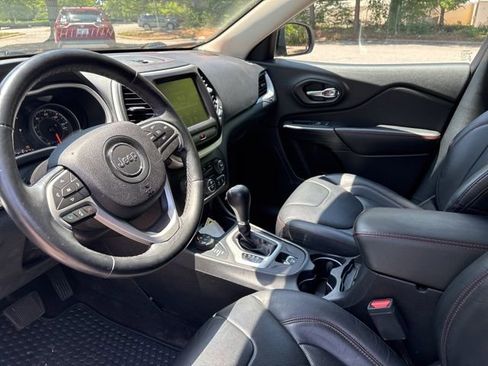 Used 2017 Jeep Cherokee Trailhawk AWD/4WD image 9