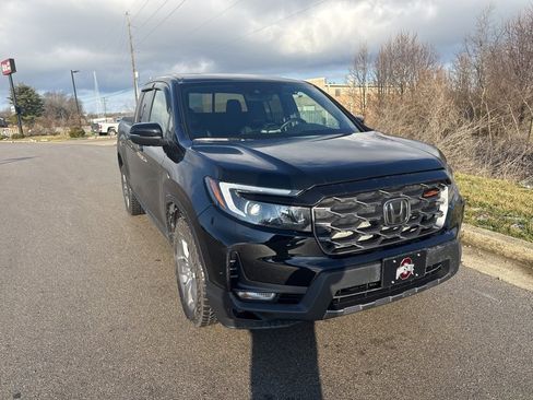 Used 2025 Honda Ridgeline TrailSport image 3