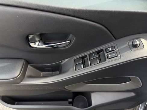 Certified 2025 Nissan Frontier SV image 19