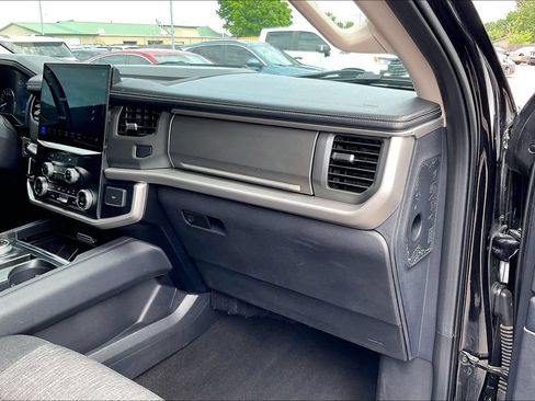 Used 2024 Ford Expedition XLT RWD image 21
