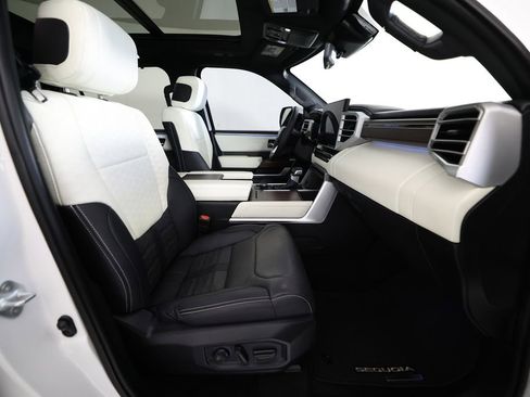 Used 2023 Toyota Sequoia Capstone image 10