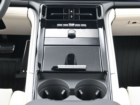 Used 2025 Porsche Panamera image 10