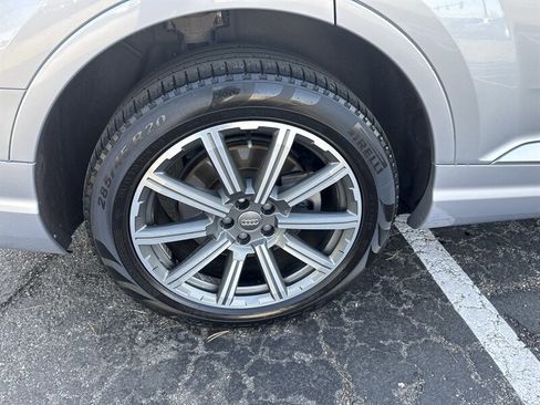 Used 2017 Audi Q7 3.0T Premium Plus image 9