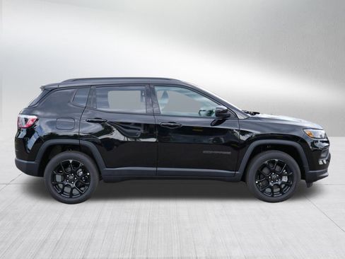New 2026 Jeep Compass Latitude image 8