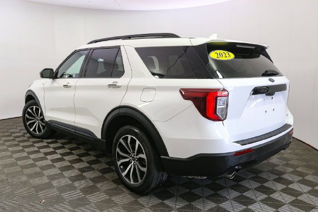 Used 2023 Ford Explorer ST-Line AWD/4WD image 8