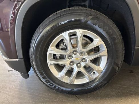 Used 2020 Chevrolet Traverse LT w/ Driver Confidence II Package AWD/4WD image 7