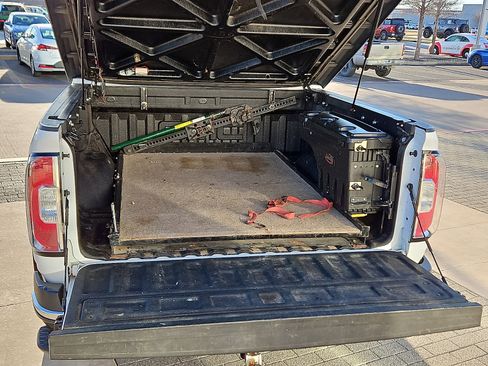 Used 2018 GMC Canyon SLT w/ Trailering Package image 7