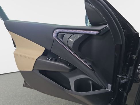 Used 2025 BMW X3 xDrive30i w/ Convenience Package image 27