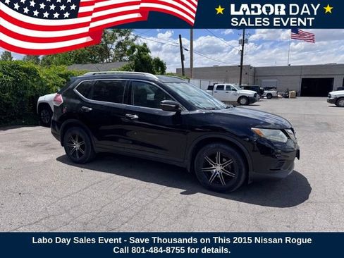 Used 2015 Nissan Rogue SV FWD image 2
