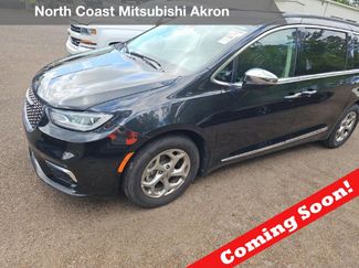 Used 2023 Chrysler Pacifica Limited video 1