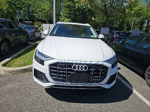 Used 2023 Audi Q8 Premium w/ Convenience Package AWD/4WD image 5