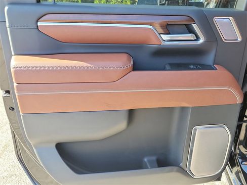 New 2025 GMC Sierra 3500 Denali Ultimate image 10