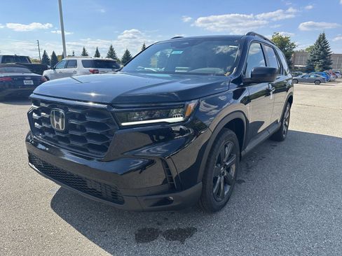 New 2025 Honda Pilot Sport image 3