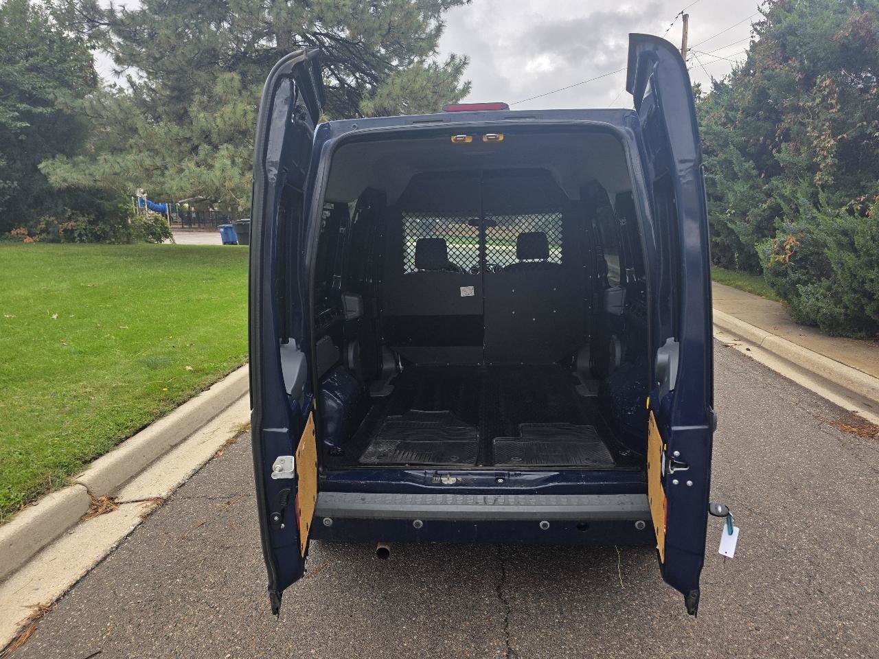 Used 2010 Ford Transit Connect XLT FWD image 11
