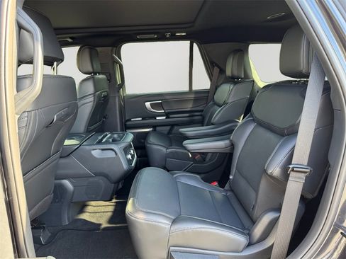 Used 2025 Ford Expedition Platinum w/ Stealth Appearance Package image 15