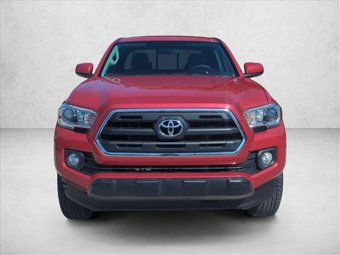 Used 2017 Toyota Tacoma SR5 RWD image 2
