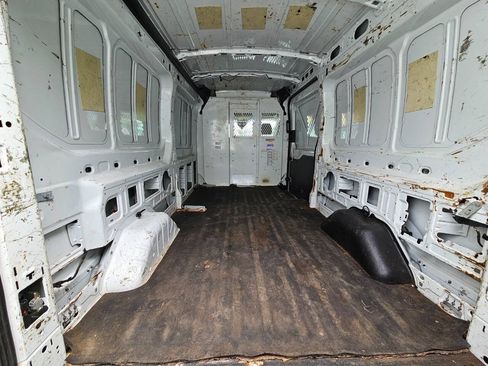 Used 2016 Ford Transit 250 148 Medium Roof RWD image 5