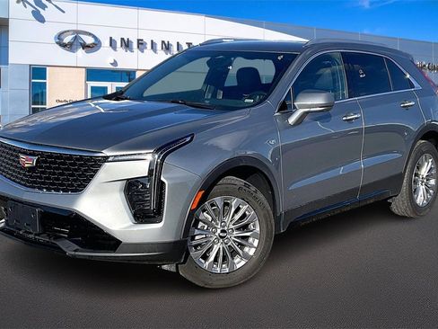 Used 2025 Cadillac XT4 Premium Luxury image 1