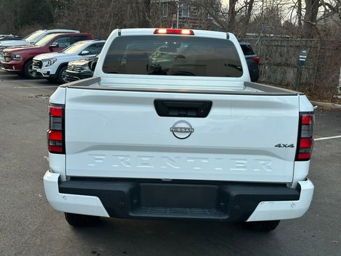 Used 2025 Nissan Frontier SV AWD/4WD image 4
