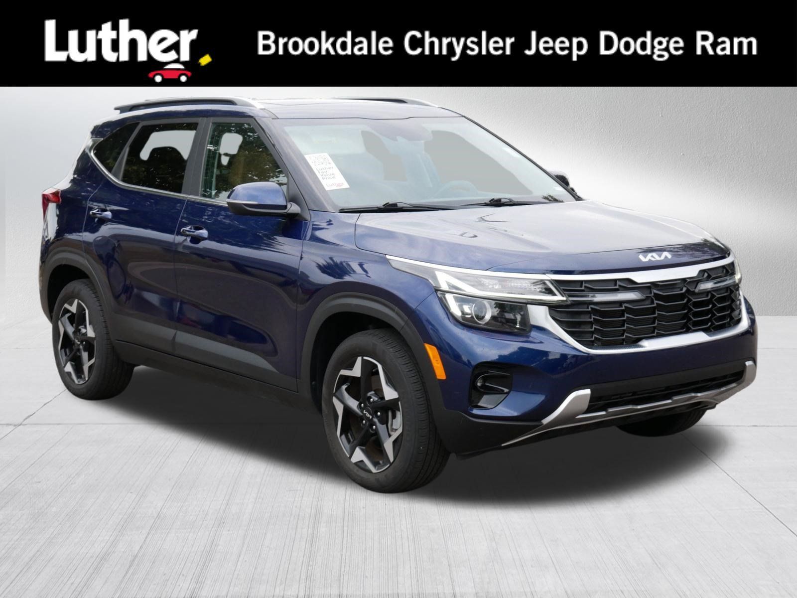 Used 2024 Kia Seltos EX AWD/4WD image 1
