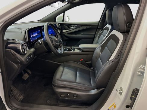 Used 2024 Chevrolet Blazer EV LT image 13