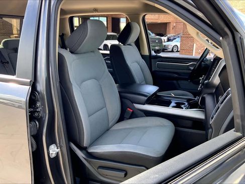 Used 2019 RAM 1500 Big Horn image 9