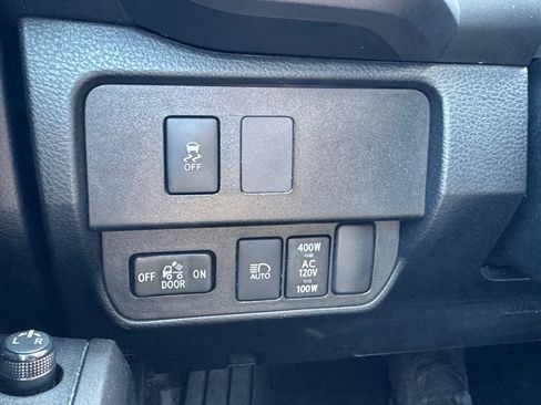 Used 2021 Toyota Tacoma TRD Sport AWD/4WD image 31