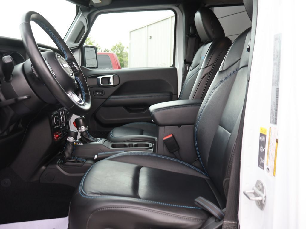Used 2023 Jeep Wrangler Unlimited Rubicon 4xe w/ Cold Weather Group AWD/4WD image 22