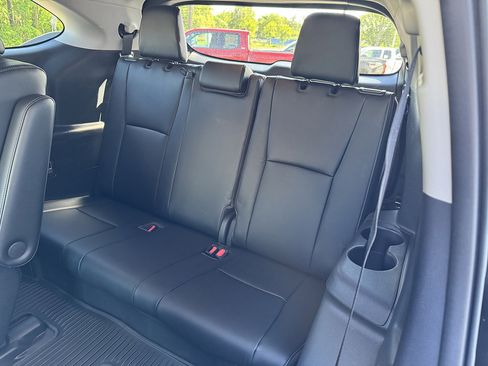 Used 2023 Toyota Highlander Limited AWD/4WD image 10