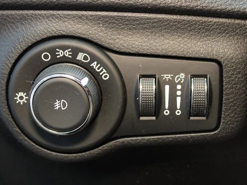 Used 2020 Jeep Compass Limited w/ Luxury Seat Group image 17